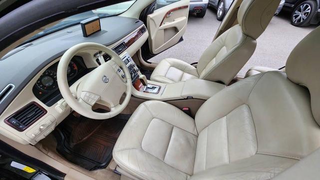 Photo of 2008 Black Volvo XC70