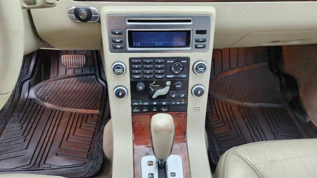 Photo of 2008 Black Volvo XC70