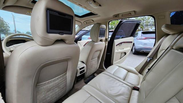 Photo of 2008 Black Volvo XC70
