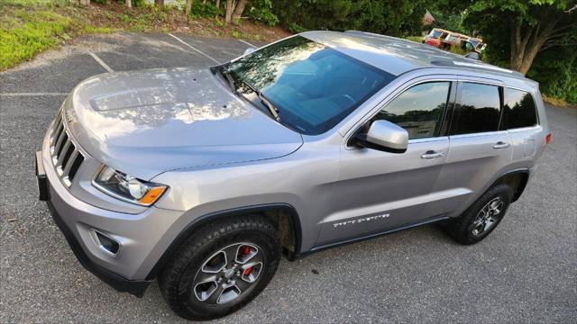 Photo of 2015 Gray Jeep Grand Cherokee