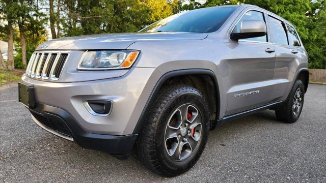 Photo of 2015 Gray Jeep Grand Cherokee