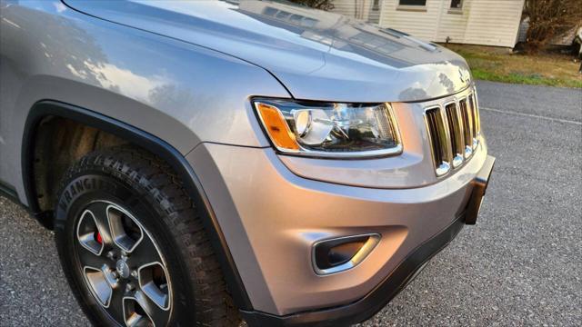 Photo of 2015 Gray Jeep Grand Cherokee