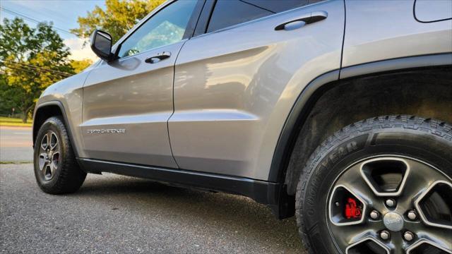 Photo of 2015 Gray Jeep Grand Cherokee