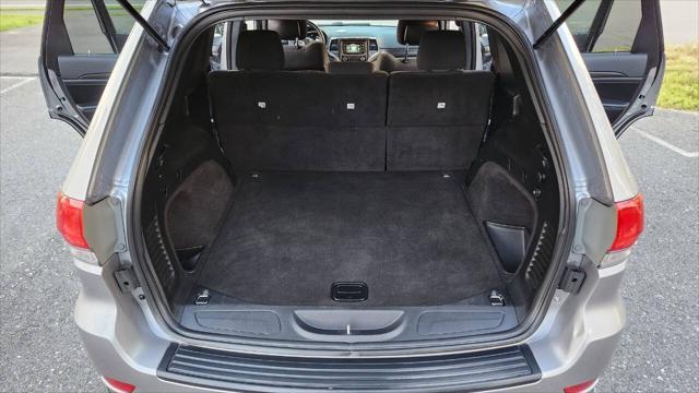 Photo of 2015 Gray Jeep Grand Cherokee