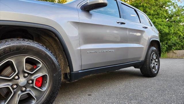 Photo of 2015 Gray Jeep Grand Cherokee