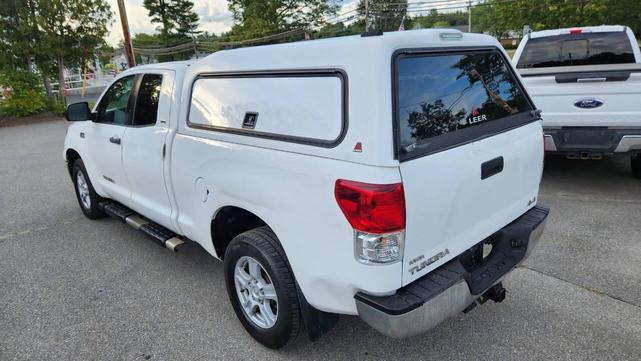 Photo of 2011 Super White Toyota Tundra