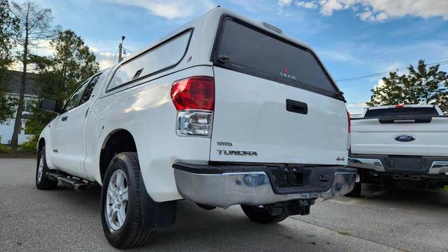 Photo of 2011 Super White Toyota Tundra