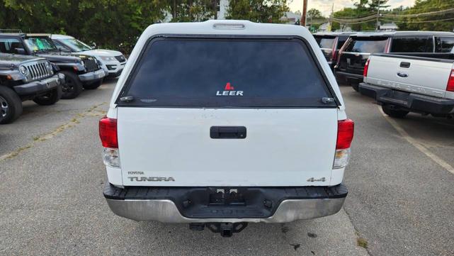 Photo of 2011 Super White Toyota Tundra