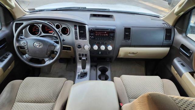 Photo of 2011 Super White Toyota Tundra