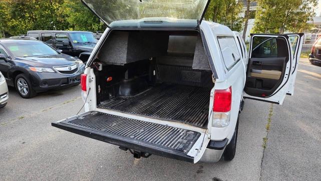 Photo of 2011 Super White Toyota Tundra