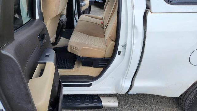 Photo of 2011 Super White Toyota Tundra