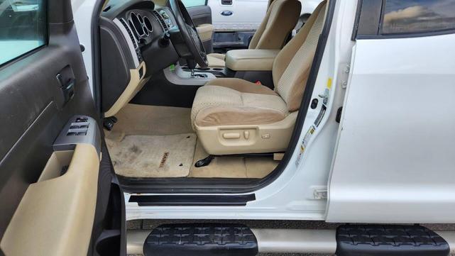 Photo of 2011 Super White Toyota Tundra
