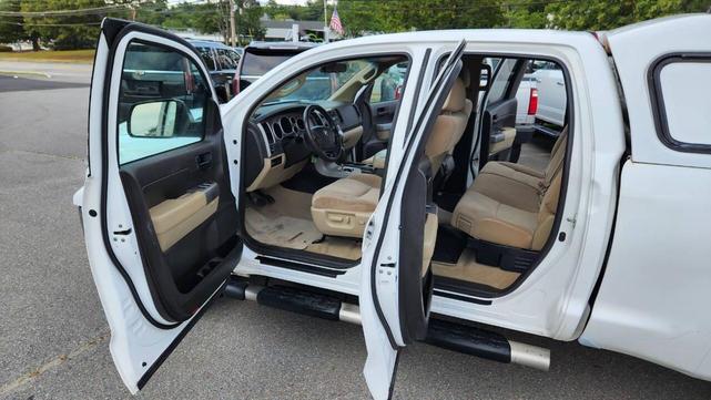 Photo of 2011 Super White Toyota Tundra