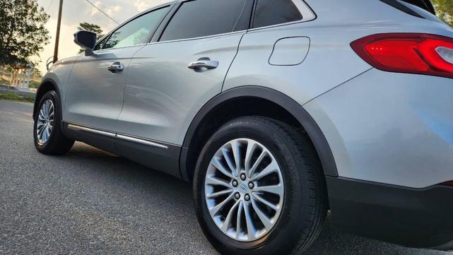 Photo of 2016 Ingot Silver Metallic Lincoln MKX