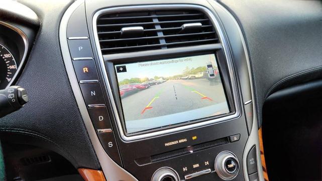 Photo of 2016 Ingot Silver Metallic Lincoln MKX