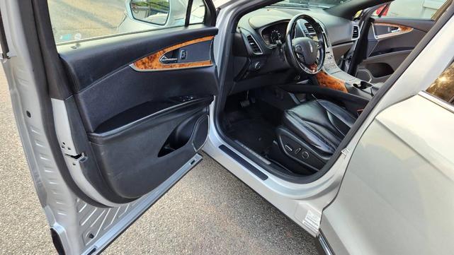 Photo of 2016 Ingot Silver Metallic Lincoln MKX