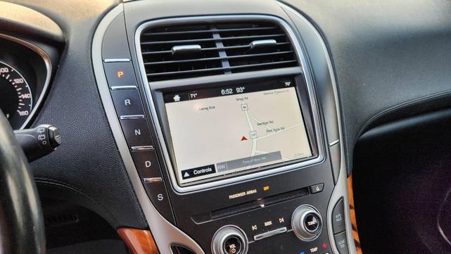 Photo of 2016 Ingot Silver Metallic Lincoln MKX