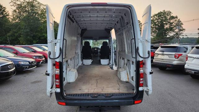 Photo of 2015 Arctic White Mercedes-Benz Sprinter