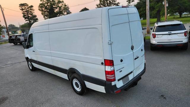 Photo of 2015 Arctic White Mercedes-Benz Sprinter