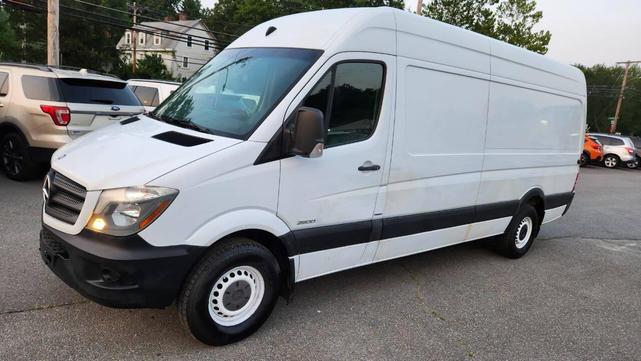 Photo of 2015 Arctic White Mercedes-Benz Sprinter