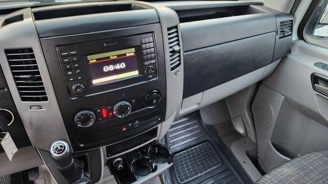 Photo of 2015 Arctic White Mercedes-Benz Sprinter