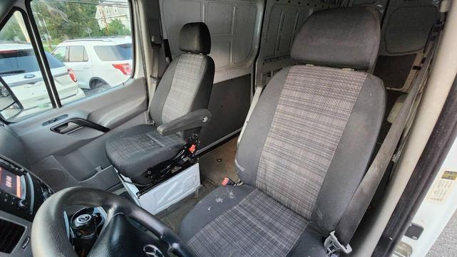 Photo of 2015 Arctic White Mercedes-Benz Sprinter