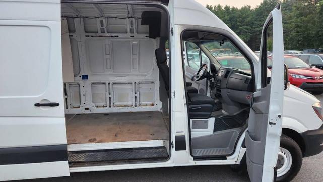 Photo of 2015 Arctic White Mercedes-Benz Sprinter