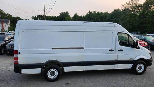 Photo of 2015 Arctic White Mercedes-Benz Sprinter