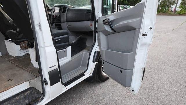 Photo of 2015 Arctic White Mercedes-Benz Sprinter