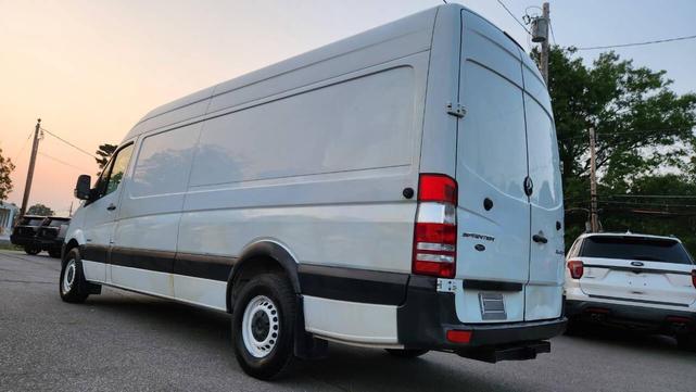 Photo of 2015 Arctic White Mercedes-Benz Sprinter