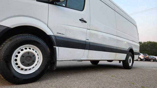 Photo of 2015 Arctic White Mercedes-Benz Sprinter