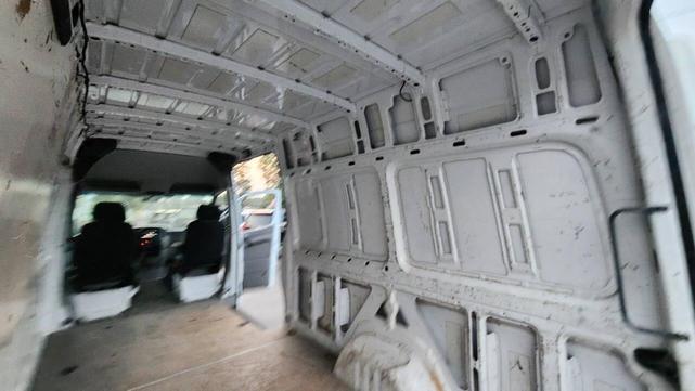 Photo of 2015 Arctic White Mercedes-Benz Sprinter