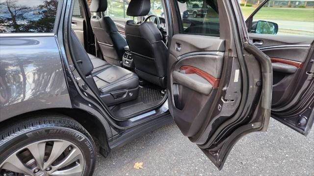 Photo of 2016 Pewter Acura MDX