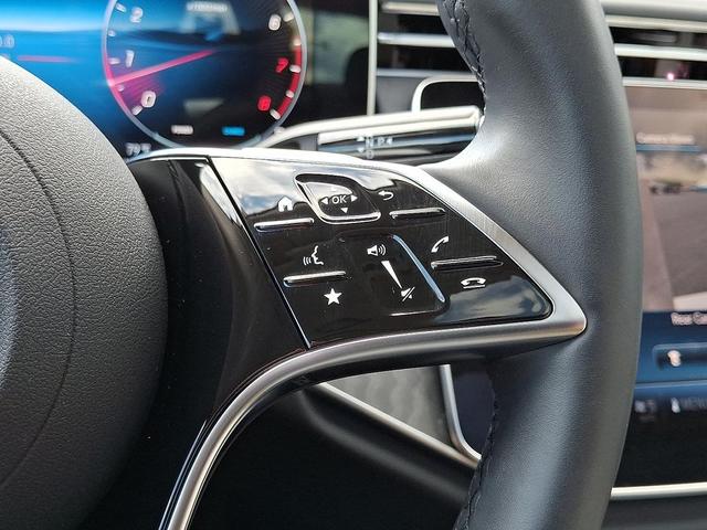 Photo of 2025 MANUFAKTUR Moonlight White Metallic Mercedes-Benz E-Class