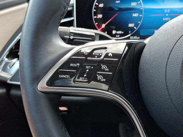 Photo of 2025 MANUFAKTUR Moonlight White Metallic Mercedes-Benz E-Class