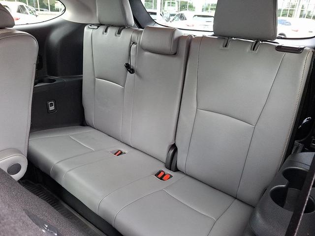 Photo of 2022 Cement Toyota Highlander Hybrid