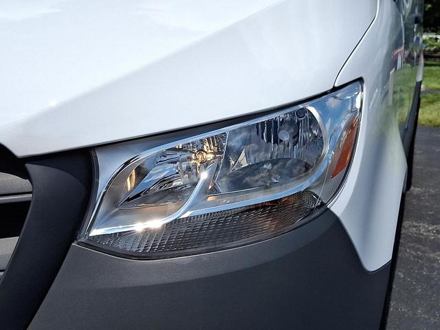 Photo of 2025 Arctic White - 9147 Mercedes-Benz Sprinter 2500