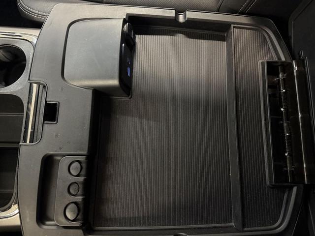 Photo of 2017 Granite Crystal Metallic RAM 1500