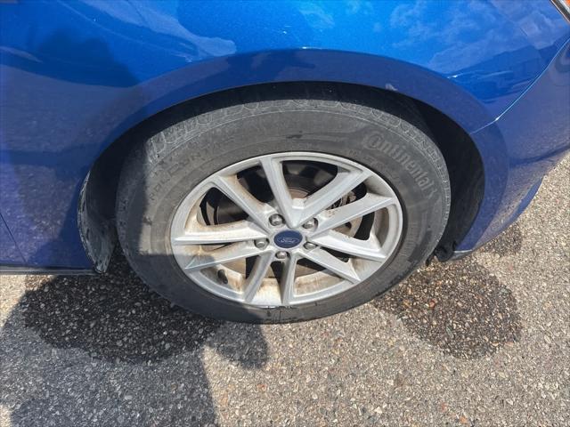 Photo of 2018 Lightning Blue Metallic Ford Focus