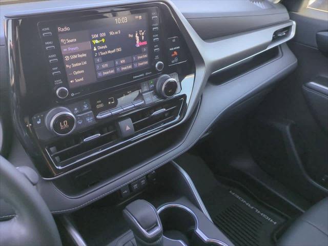 Photo of 2021 Celestial Silver Metallic Toyota Highlander