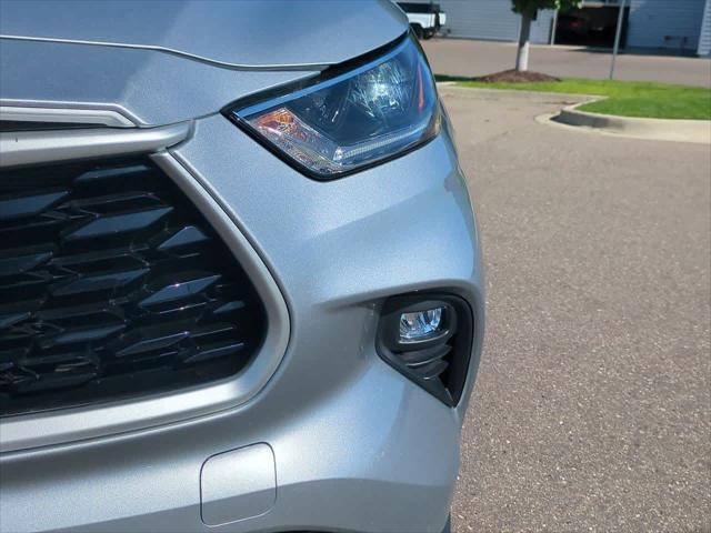 Photo of 2021 Celestial Silver Metallic Toyota Highlander