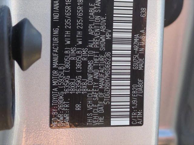Photo of 2021 Celestial Silver Metallic Toyota Highlander