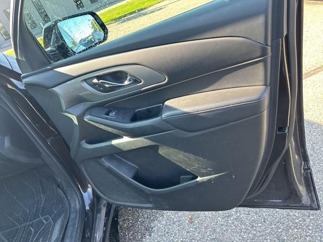 Photo of 2018 Sable Brown Metallic Chevrolet Traverse