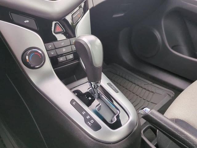 Photo of 2016 Summit White Chevrolet Cruze Limited