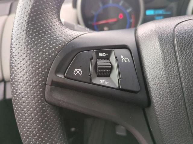 Photo of 2016 Summit White Chevrolet Cruze Limited