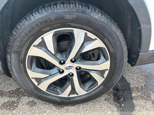 Photo of 2021 Crystal White Pearl Subaru Outback