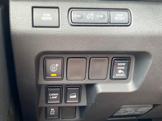 Photo of 2025 Glacier White Nissan Frontier