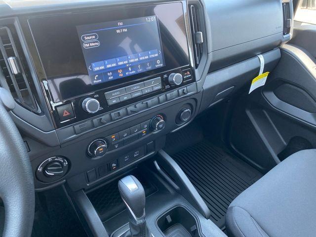 Photo of 2025 Glacier White Nissan Frontier