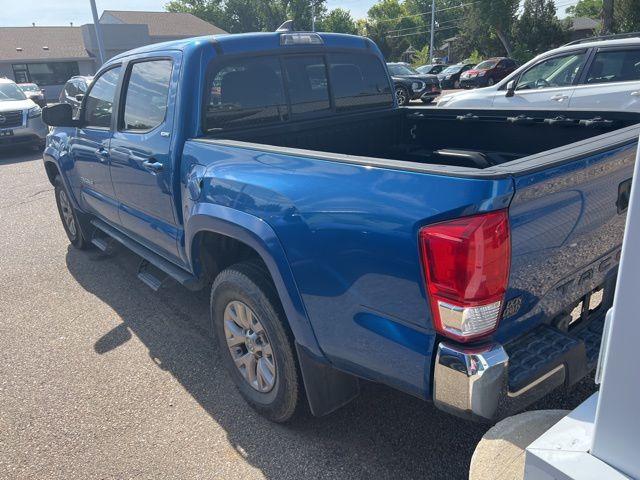 Photo of 2017 Blue Toyota Tacoma