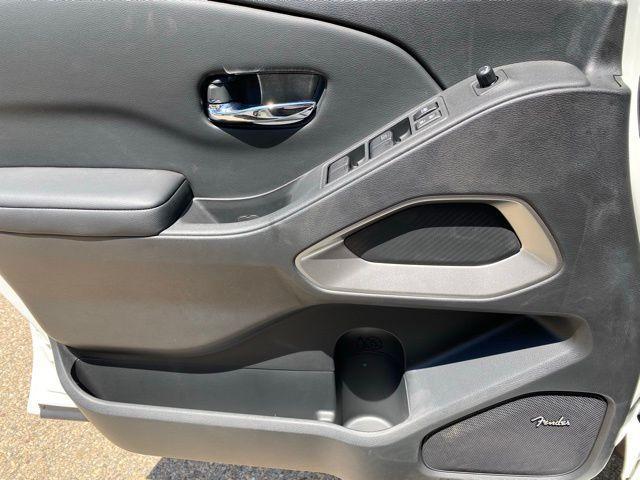 Photo of 2025 Glacier White Nissan Frontier